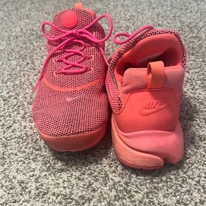 Nike hot pink shoes